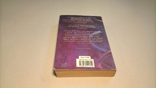 Terry Pratchett, A me le guardie!, Salani 1a edizione 2002 - immagine 4