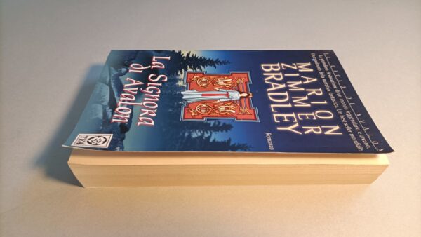 Marion Zimmer Bradley, La signora di Avalon, Tea - immagine 4