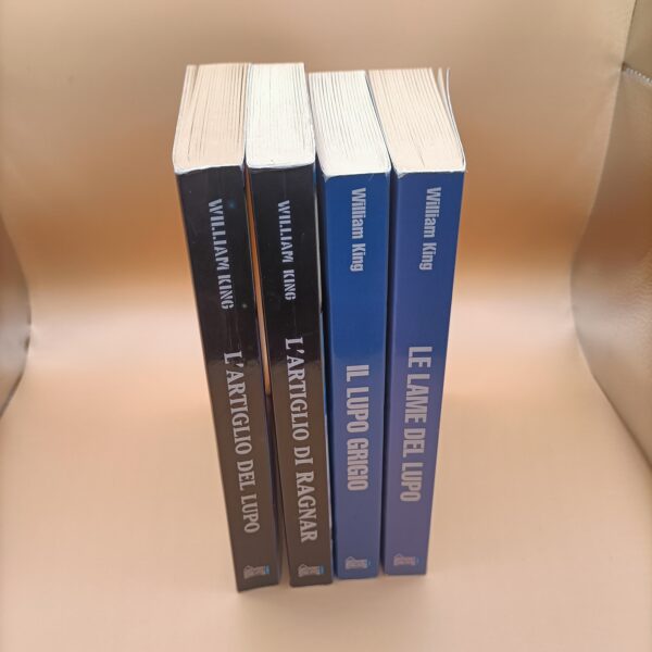 William King, Saga dei Lupi Siderali, Hobby & Work