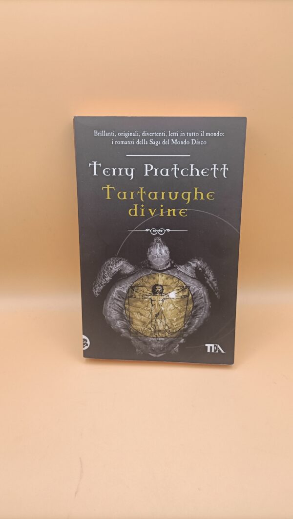 Terry Pratchett, Tartarughe divine, Tea 2012